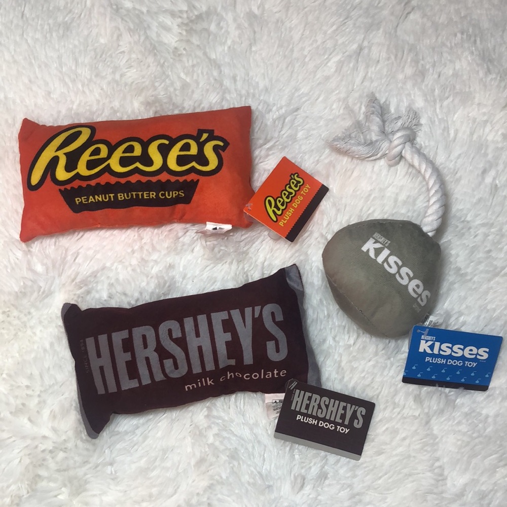 Dog 🐶 Plush Dog Toys Hershey’s, Reese’s Peanut Butter Cups & Hershey Kisses 💋